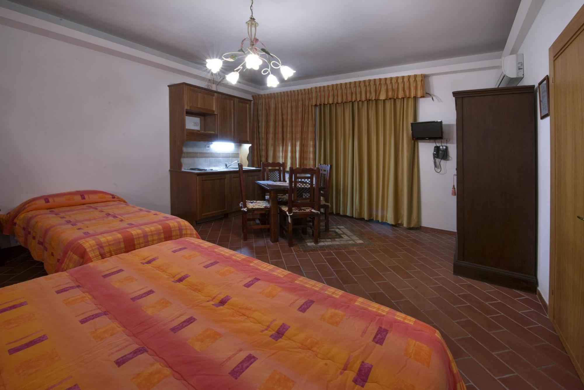 Hotel Cecco Di Nara Massarosa Habitación foto